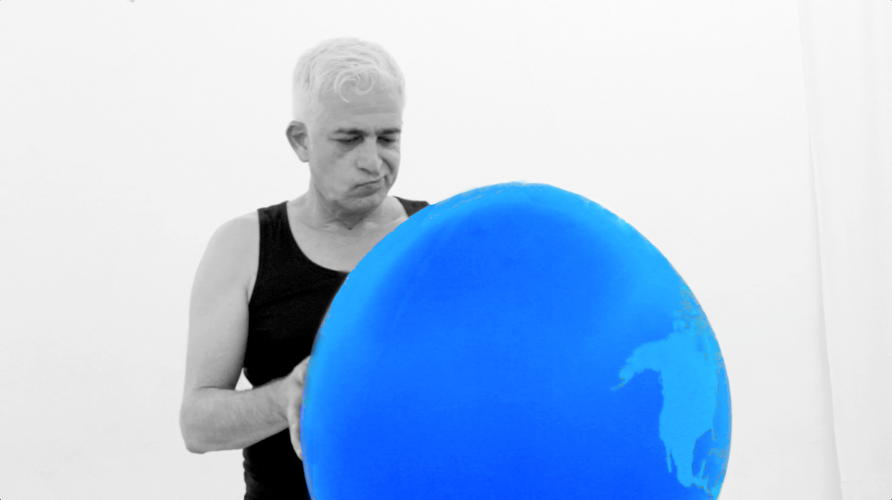 Globe, video by Shahram Entekhabi